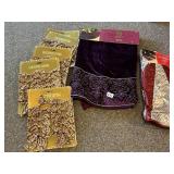JACLYN SMITH VELVET VISIONS TREE SKIRT, COUNTRY