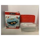 BELLA CAKESICLE MAKER NIB, DIVIDED PLATES, RED