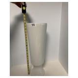 THRESHOLD CERAMIC VASE, WHITE GLAZE, FOOTED BASE.