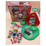 STRAWBERRY SHORTCAKE BERRY BAKE SHOPPE PLAYSET,