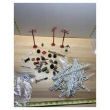 VTG PLASTIC & WOOD MODEL ACCESSORIES, FENCES,
