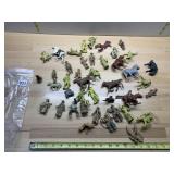 PLASTIC WESTERN THEME TOY FIGURES, COWBOYS,