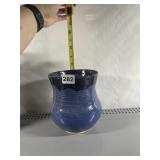 CERAMIC TWO-TONE VASE, BLUE & BLACK GLAZE, RIBBED