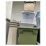 ASSORTED PLASTIC STORAGE TOTES W/ LIDS.