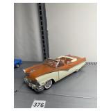 JADA TOYS FORD FAIRLANE SUNLINER DIECAST MODEL