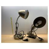 GOLD-TONE GOOSENECK DESK LAMP, CLAMP-ON LAMP W/