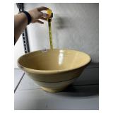 STONEWARE MIXING BOWL, YELLOW-TAN W/ BLUE