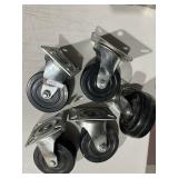 5 SWIVEL CASTERS, METAL FRAME, RUBBER WHEEL.