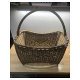WOVEN WICKER MARKET BASKET W/ LARGE ARCHING