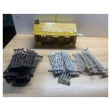 MARX BAR-M-RANCH TIN LITHO LOG CABIN W/ PLASTIC