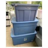 BLUE PLASTIC LIDDED STORAGE TOTES.