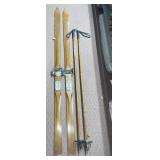LUND VTG WOODEN MAPLE SKIS W/ BROG BAMBOO SKI