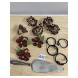 ASSORTED NAPKIN RINGS, STERLING CAKE SERVER W/