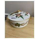 ROYAL WORCESTER PORCELAIN LIDDED CASSEROLE,