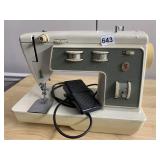 SINGER ELECTRONIC SEWING MACHINE W/ FOOT PEDAL.