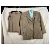 WORTH SKIRT SUIT SIZE 20