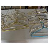 ASSORTED METAL HANGERS