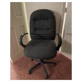 BLACK FABRIC OFFICE CHAIR, SWIVEL BASE, ARMRESTS.