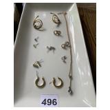 ASSORTED COSTUME JEWELRY, GOLD-TONE AND