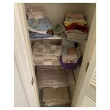 ASSORTED BATH & HAND TOWELS, WASHCLOTHS, BATH