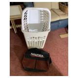 NAUTICA COMPETITION DUFFEL BAG W/ PLASTIC LAUNDRY
