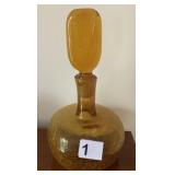 AMBER CRACKLE GLASS DECANTER W/ STOPPER.