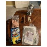 BRIGHT BEAM LANTERN, DOMESTIX LATEX GLOVES,