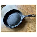 BENJAMIN & BROWN CAST IRON SKILLET.