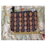 PATTERNED TEXTILE ZIPPERED CLUTCH BAG W/