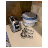 BLACK & DECKER - TOASTER W/ RIVAL CROCK-POT &