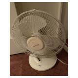 PELONIS - OSCILLATING TABLE FAN, WHITE PLASTIC,