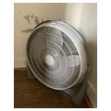 AIR KING FLOOR FAN, PLASTIC CONSTRUCTION,