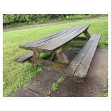 PICNIC TABLE