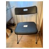 FOLDING CHAIR