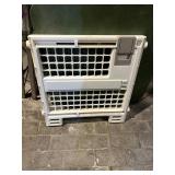 MUNCHKIN SAFETY GATE, PLASTIC CONSTRUCTION,