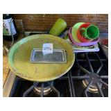 PEDESTAL SERVING TRAY, METAL TRAY W/ LIVE LAUGH