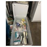 STERILITE 41 QT STORAGE BIN W/ ASSORTED KITCHEN
