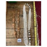 VTG HAND-CARVED WOOD ANIMAL NECKLACE,