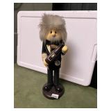 VTG WOODEN NUTCRACKER, BUTLER THEME, HOLDING WINE