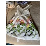 NURAVE WHITE DRESS W/ EMBROIDERED FLORAL PATTERN,