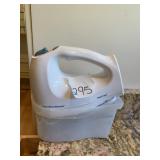 HAMILTON BEACH BOWL REST HAND MIXER W/ STORAGE