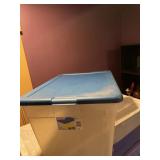 STERILITE 56 QT STORAGE BIN, BLUE LID, CONTENTS
