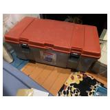RUBBERMAID KEEPERS TOTELOCKER STORAGE BIN W/