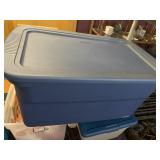 STERILITE 122 QT STORAGE BIN, BLUE LID, CONTENTS