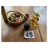 VTG MINIATURE FRUIT ASSORTMENT, WOODEN BASKET,