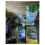 SCOTTS TURF BUILDER WEED & FEED, MIRACLE-GRO
