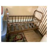 VTG WOODEN CRADLE, SPINDLE DESIGN, ROCKING BASE.