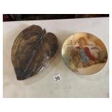 KNOWLES ANNIE AND SANDY COLLECTOR PLATE, LEAF