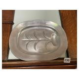 WILTON ARMETALE OVAL SERVING TRAY, FISH BONE