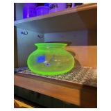 URANIUM GLASS BOWL, ROUND FORM, GLOWS UNDER UV